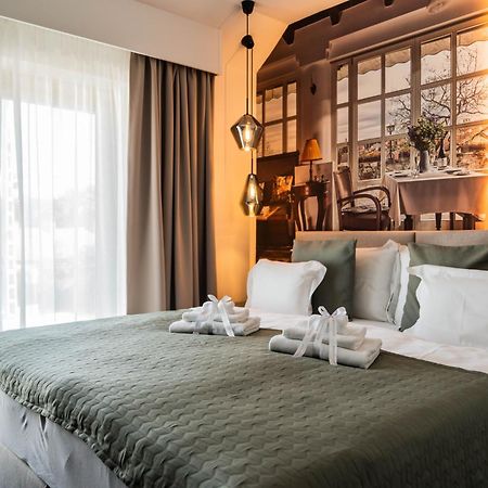 Rokusfalvy Borhotel Es Fogado إتيك المظهر الخارجي الصورة